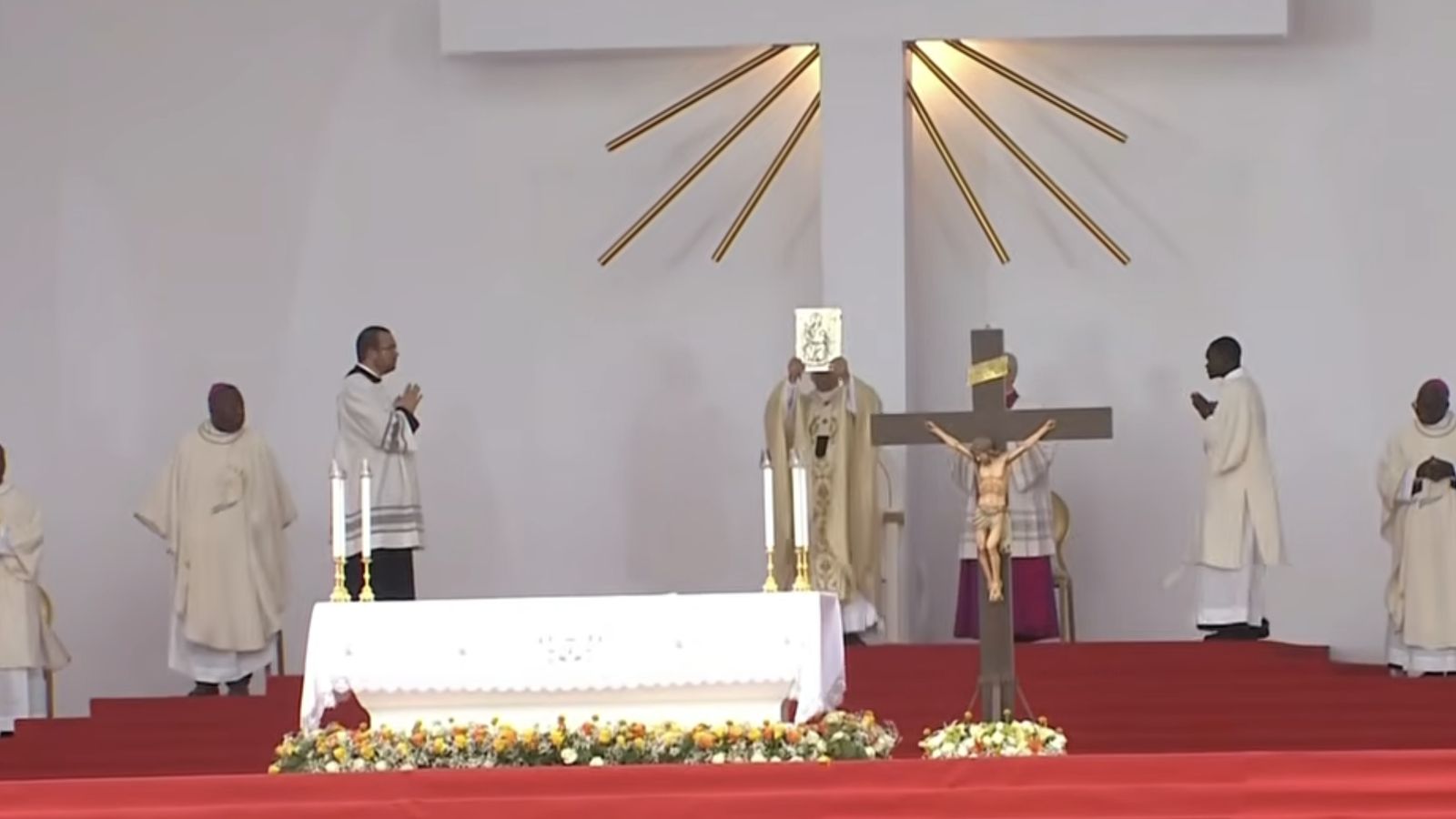 Misa el Papa en Angola