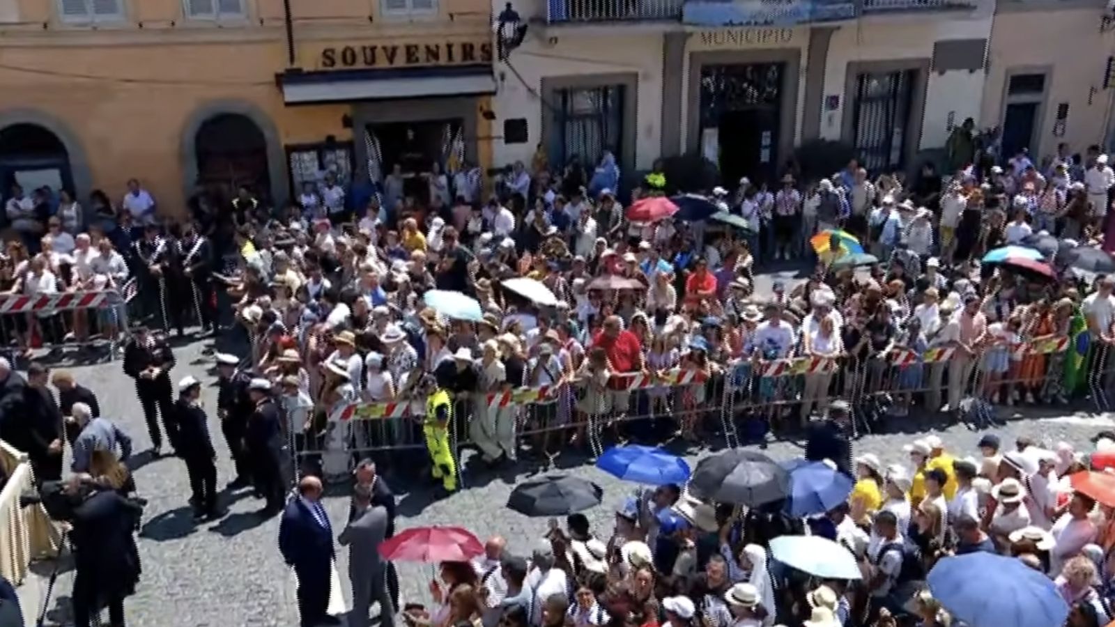 Fieles en Castel Gandolfo