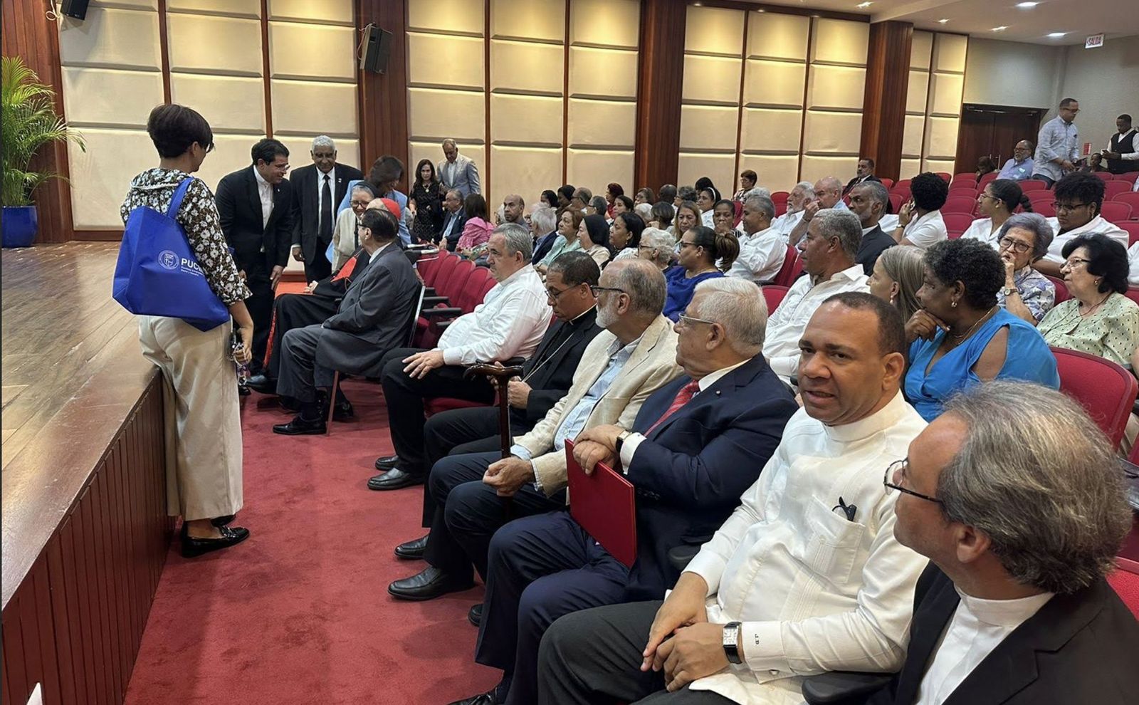 Conferencia de Mario Paredes