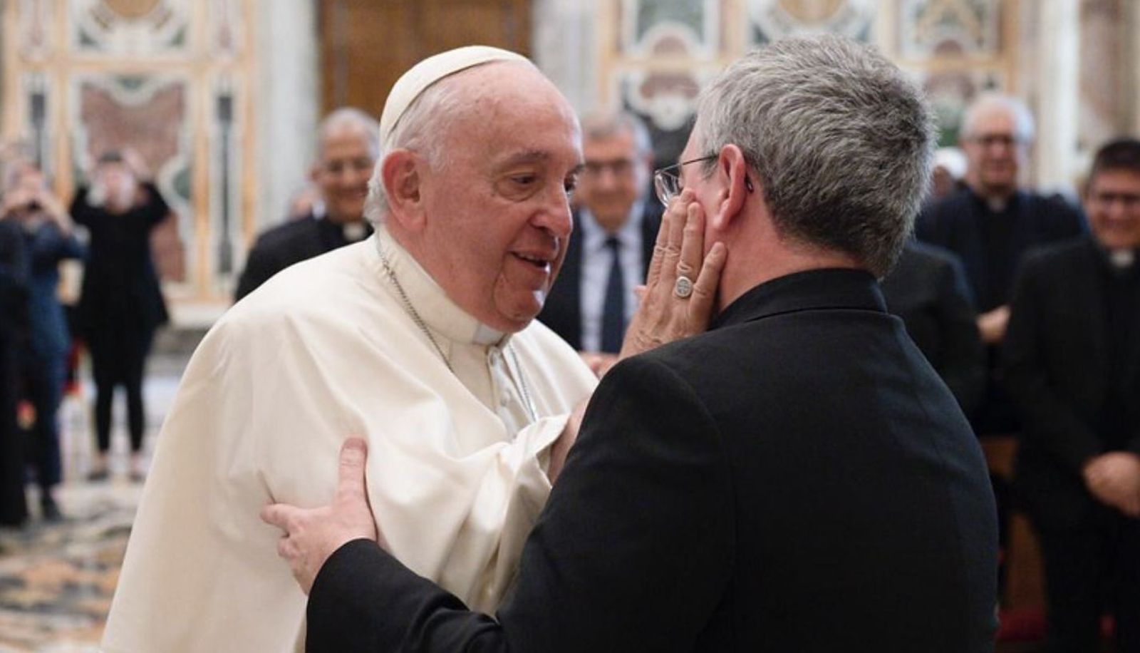 El Papa saluda a Prado