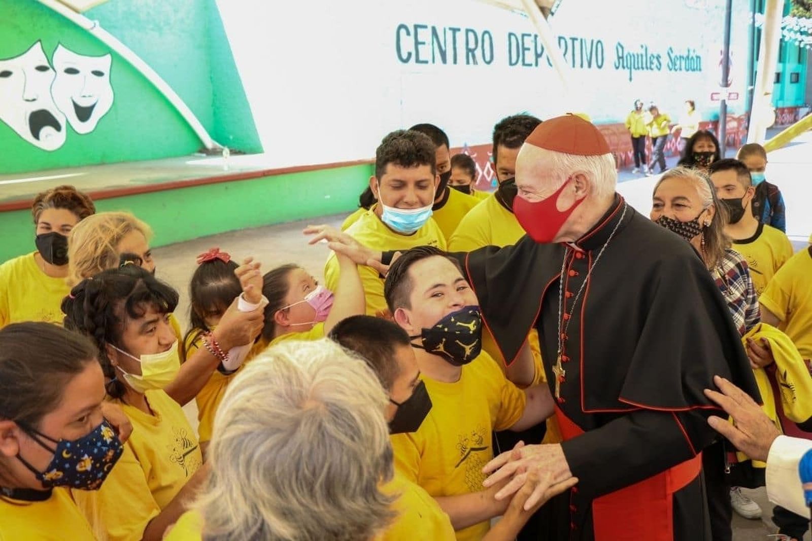 Cradenal Aguiar visita 'La Colmena'