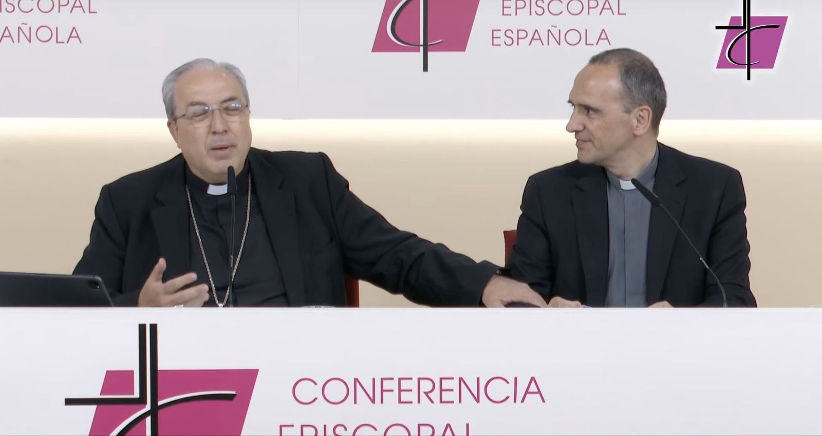 García Magán con el jefe de la Oficina de Información