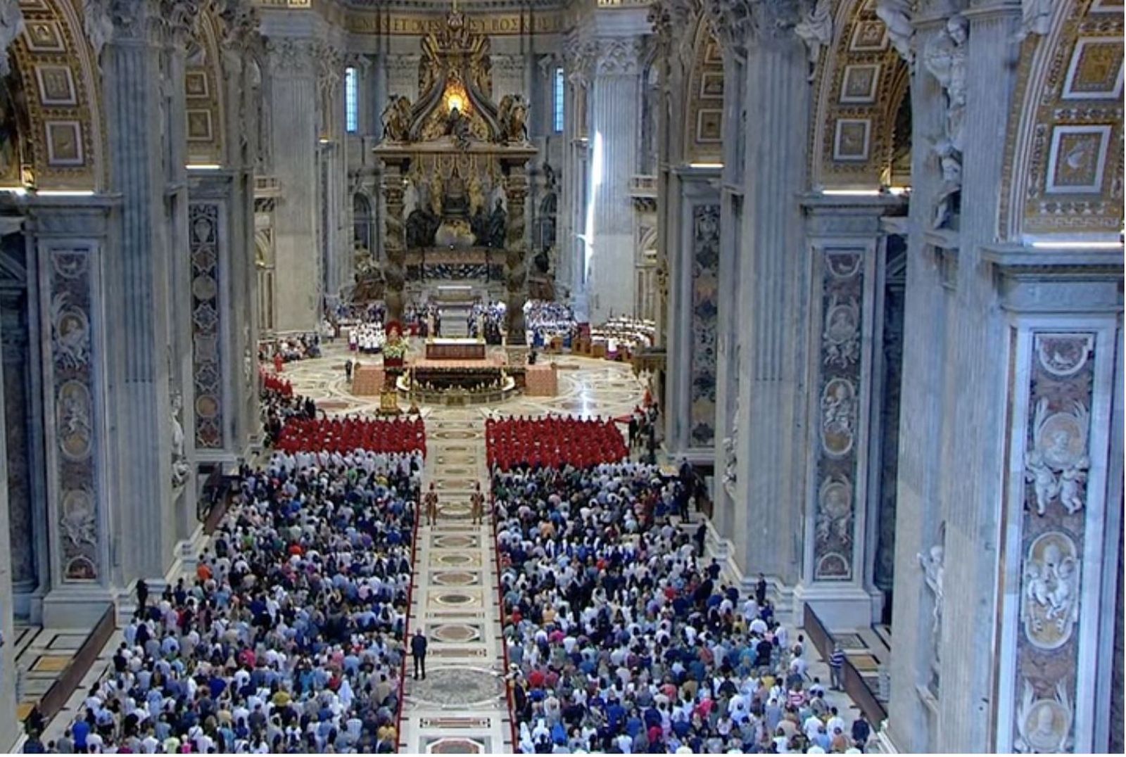 Basílica de San Pedro en la misa de Pentecostés
