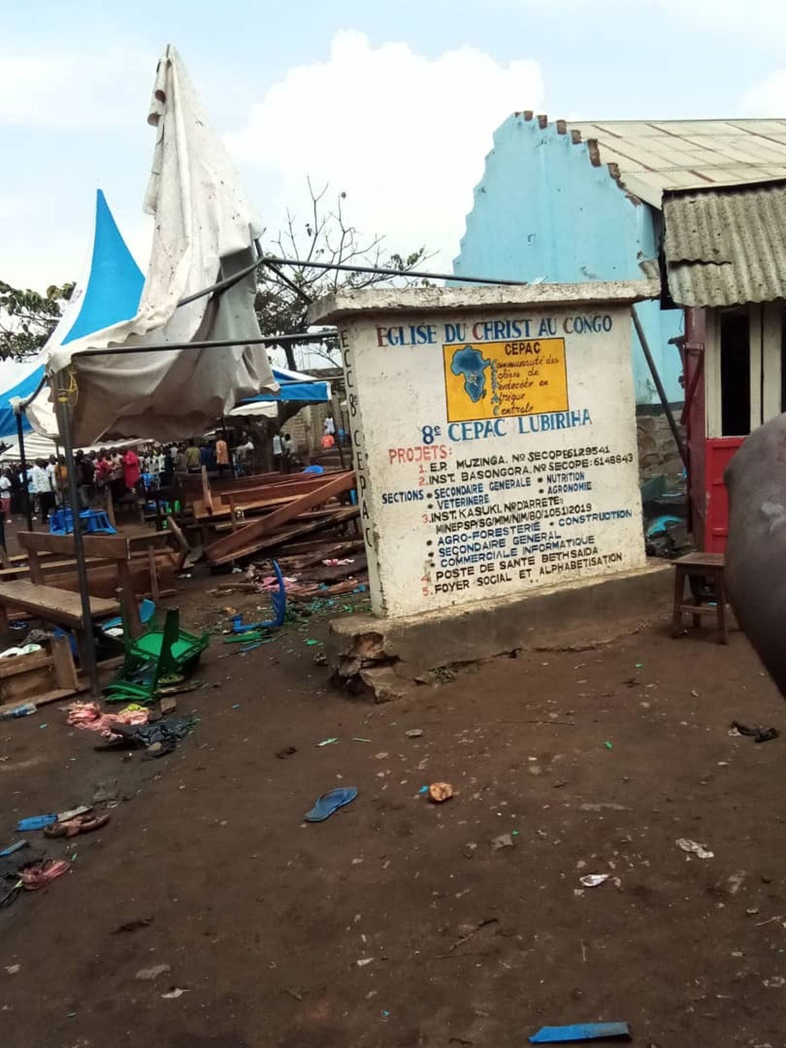 Al menos once muertos tras la explosión de una bomba en una iglesia de Congo