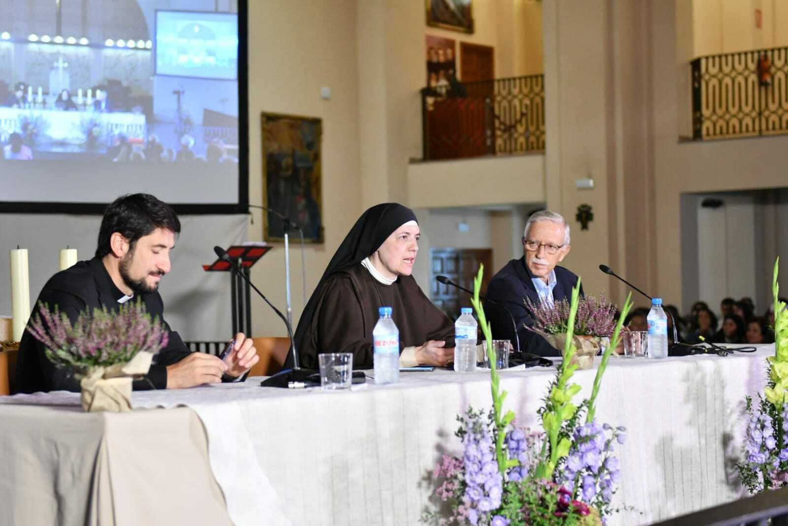 Conferencia de Olga María del Redentor