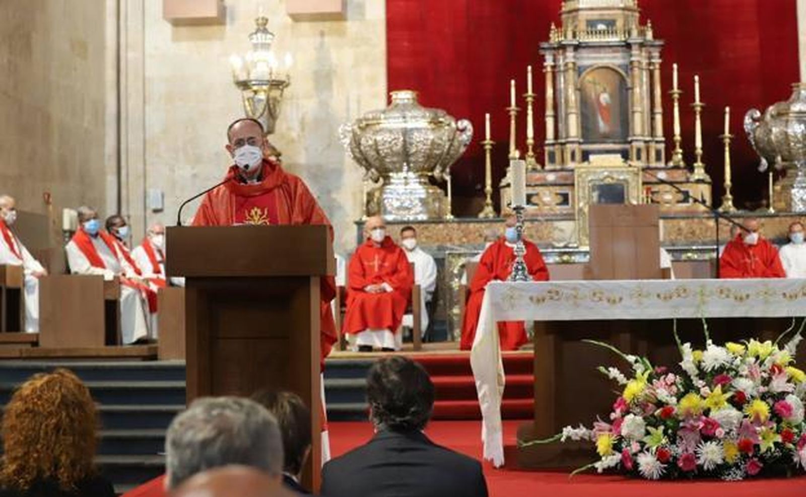 Carlos López, durante el funeral