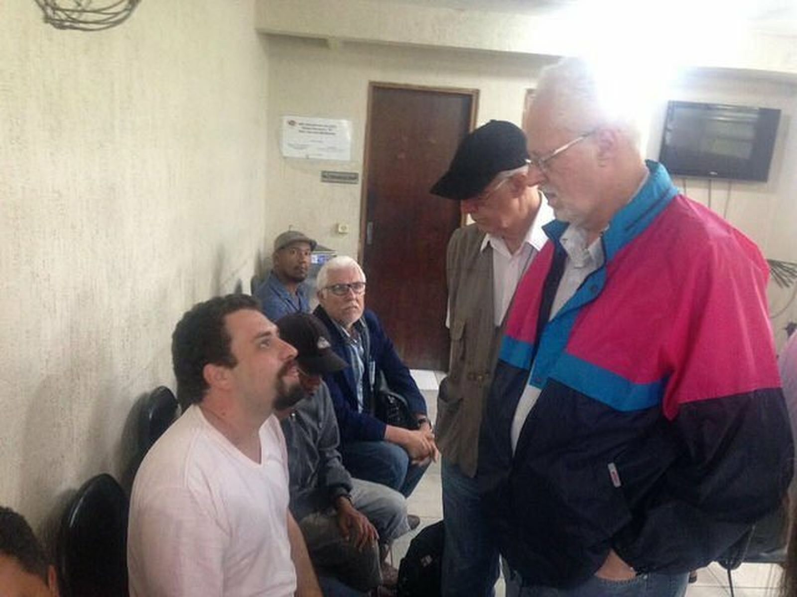 El Padre Paulo, con Guilherme Boulos