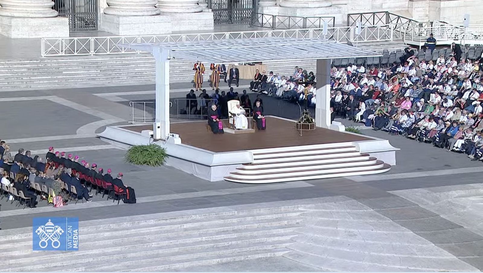 Audiencia en la plaza de San Pedro