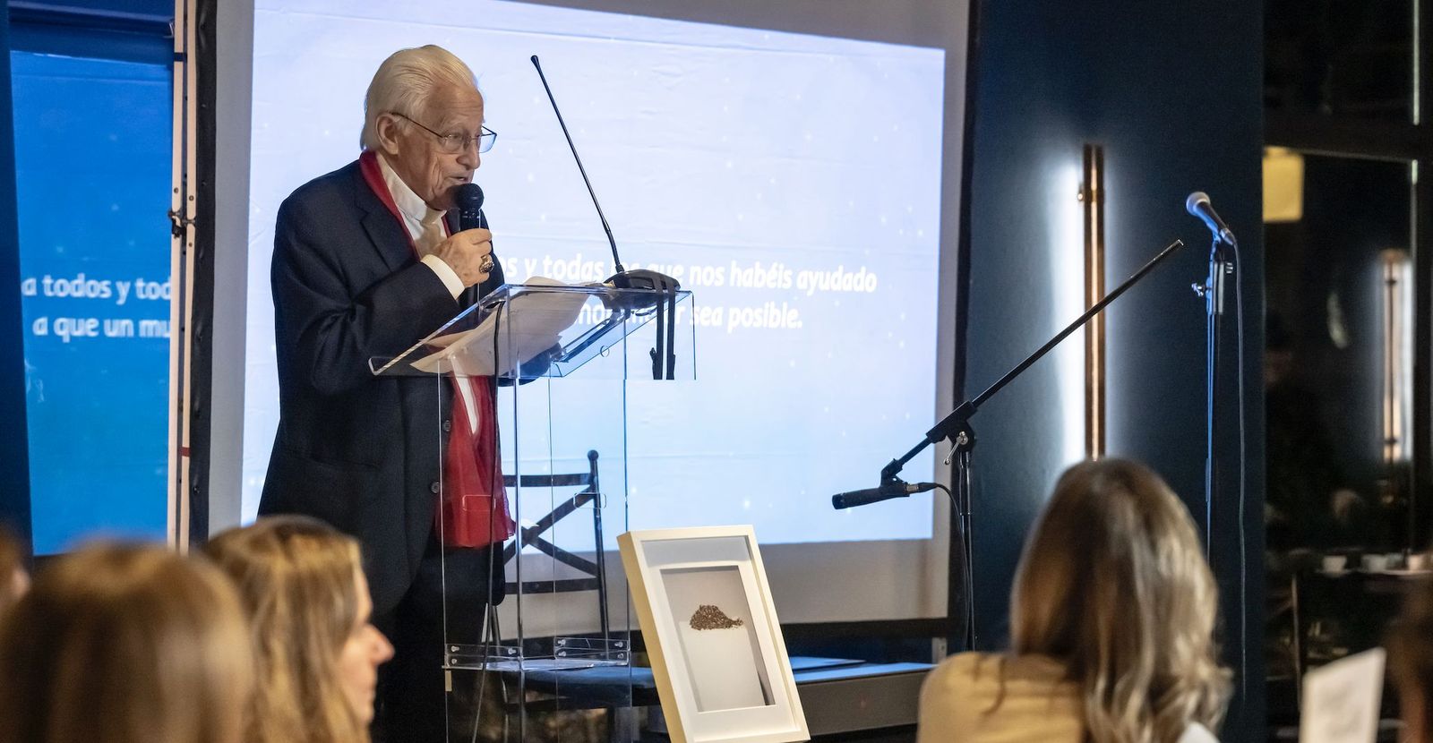 El padre Ángel, durante su homenaje