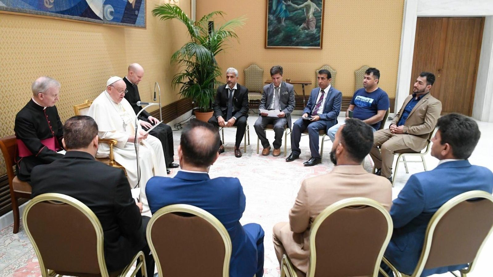 El Papa recibió a una delegación de la Comunidad Afgana en Italia