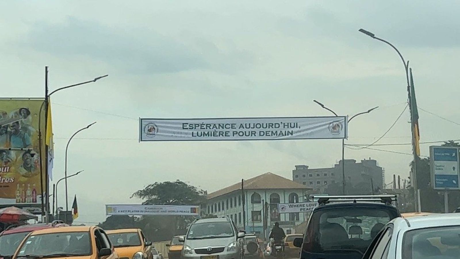 Las calles de Yaoundé esperan al Papa