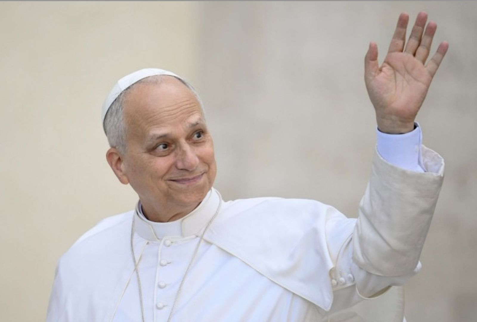 El Papa, en su eje centro con profesores y alumnos