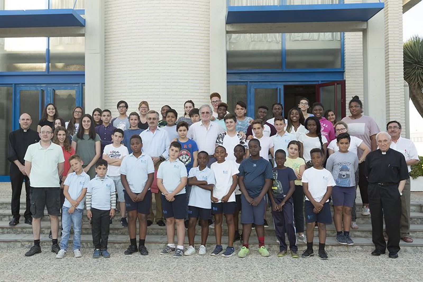Alumnos del Colegio de Huérfanos san Vicente Ferrer