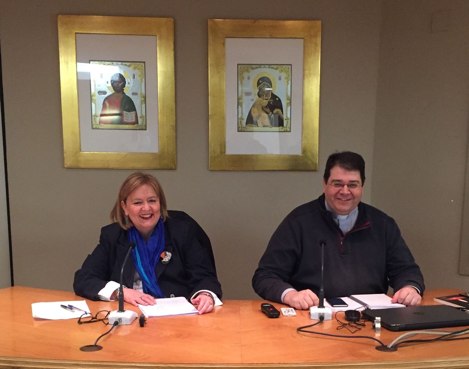 Lourdes Azorín, con Carlos Martínez Oliveras, cmf