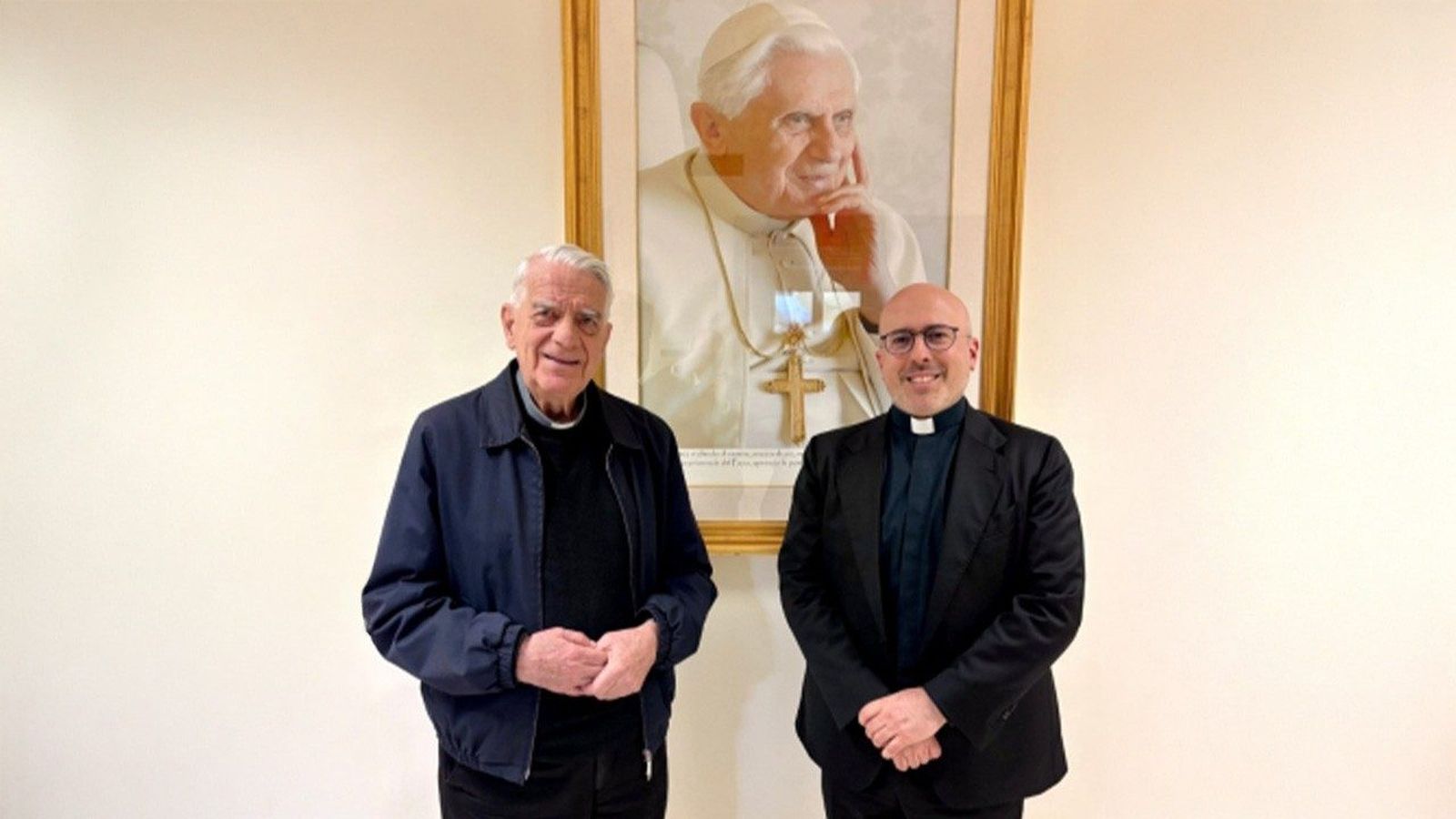 Padre Federico Lombardi y Padre Roberto Regoli