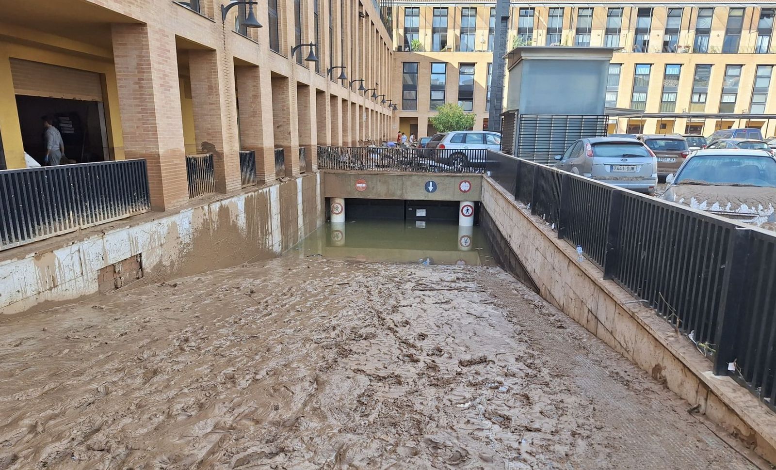 Garaje inundado por la Dana