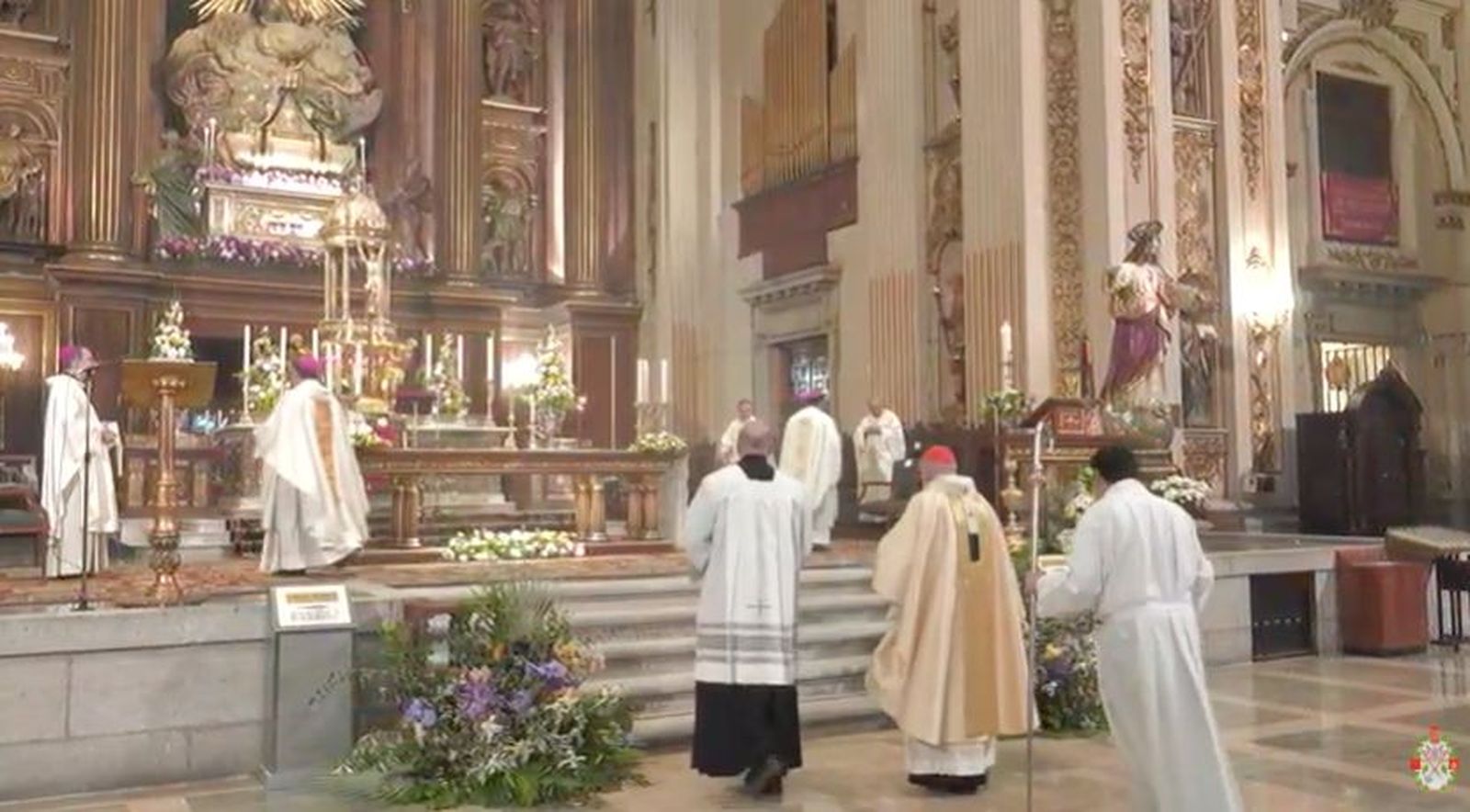 Procesión en la basílica de San Isidro