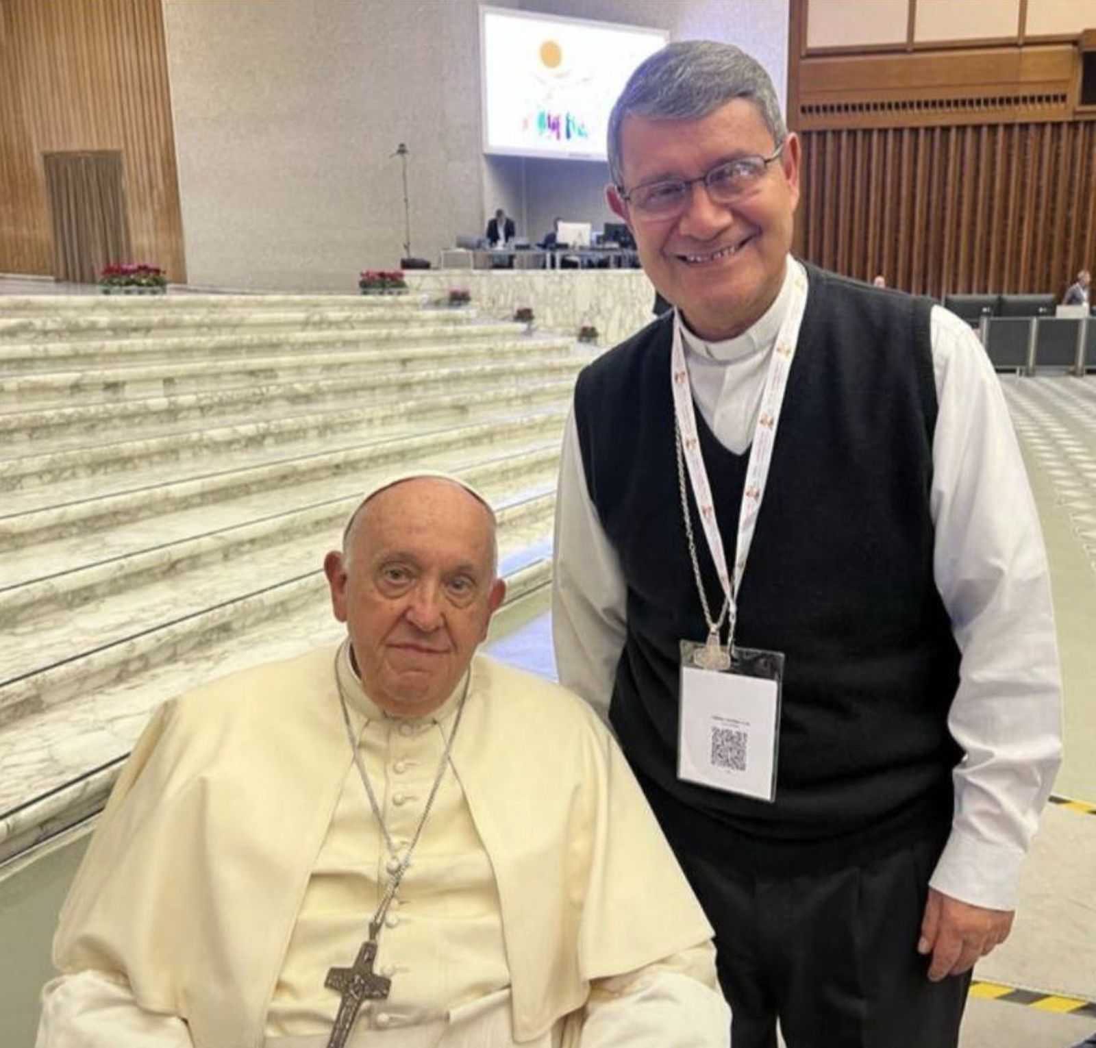 El Papa y Cabrera en el Sínodo