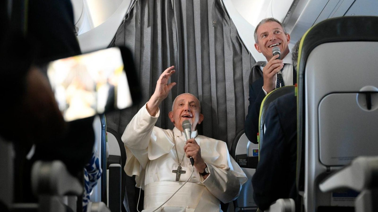 Francisco, durante la entrevista en el vuelo papal