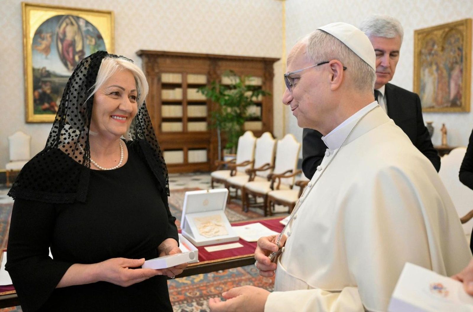 León XIV y Borjana Krišto