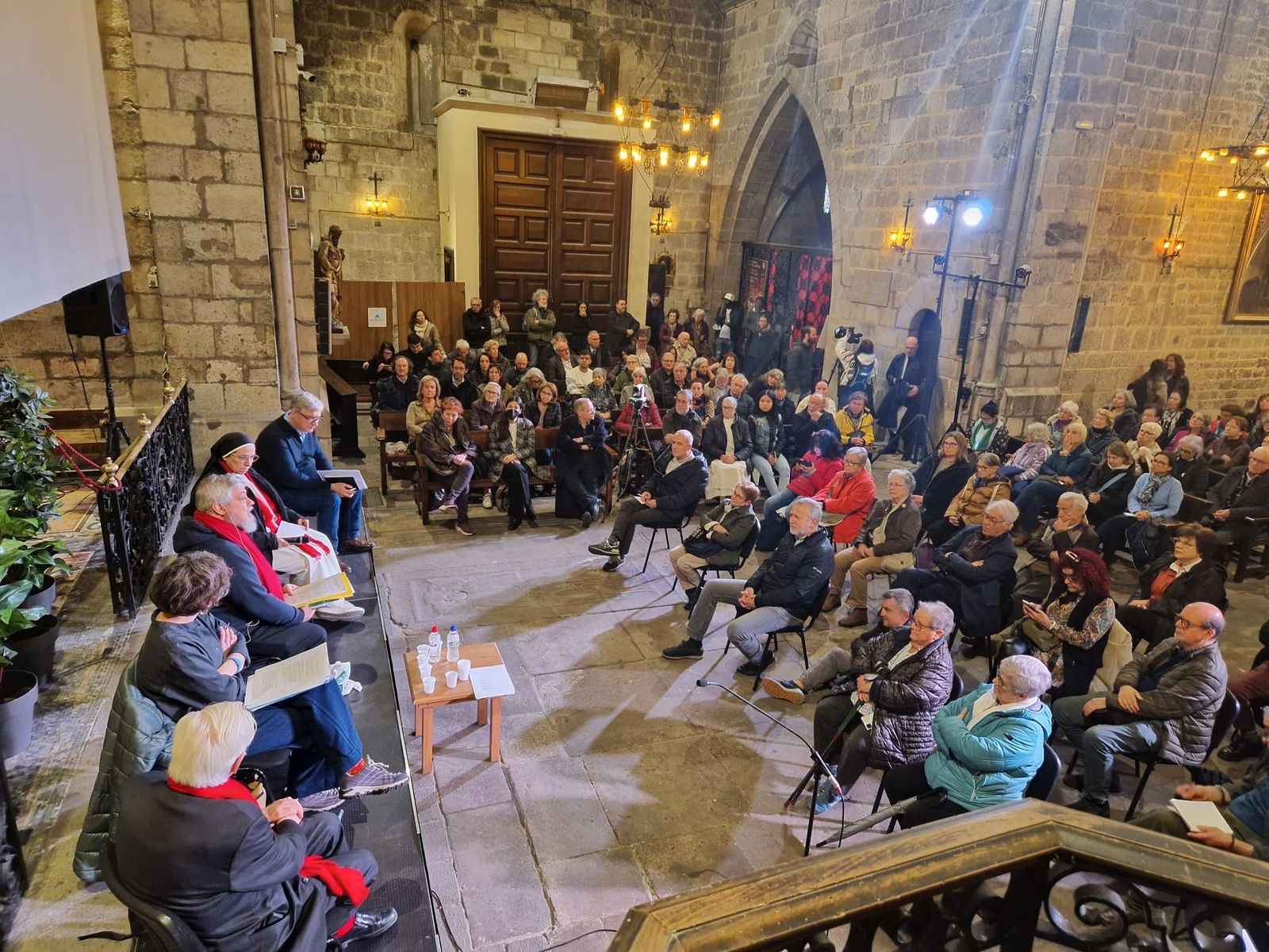 La parroquia de Santa Anna, casi llena