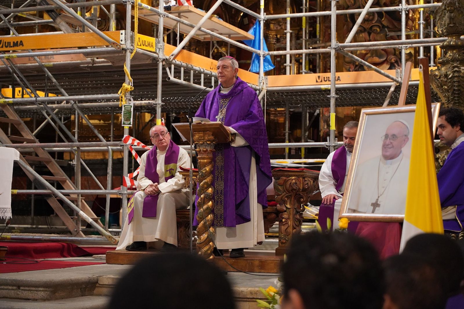Misa funeral en UPSA por el papa Francisco