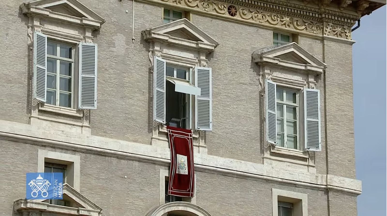 El balcón papal en el palacio apostólico
