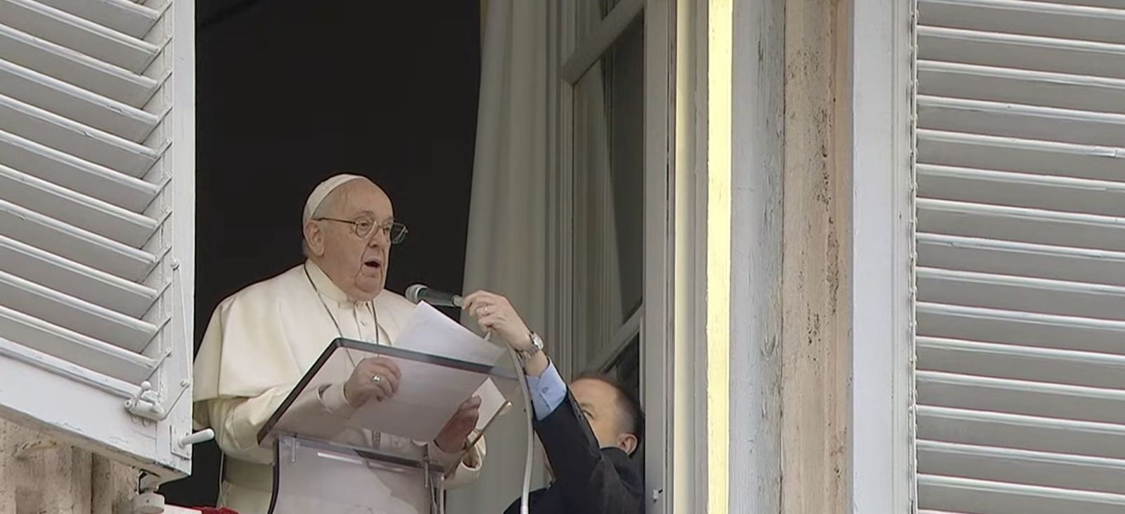 El Ángelus del Papa en Nochebuena: