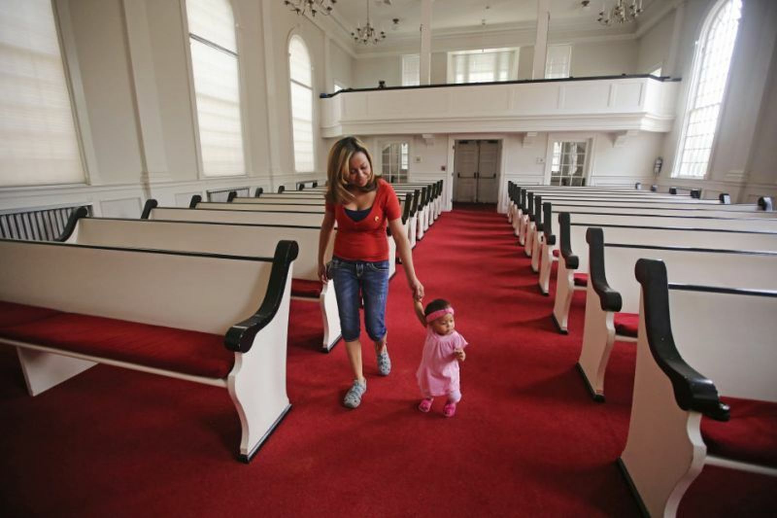 EEUU podría multar a migrantes que se refugien en iglesias