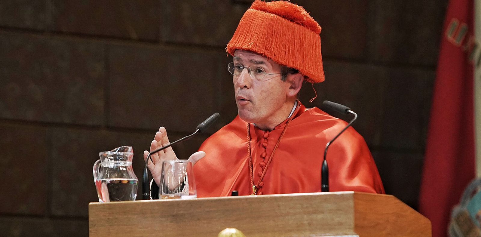 El profesor Felipe Gómez