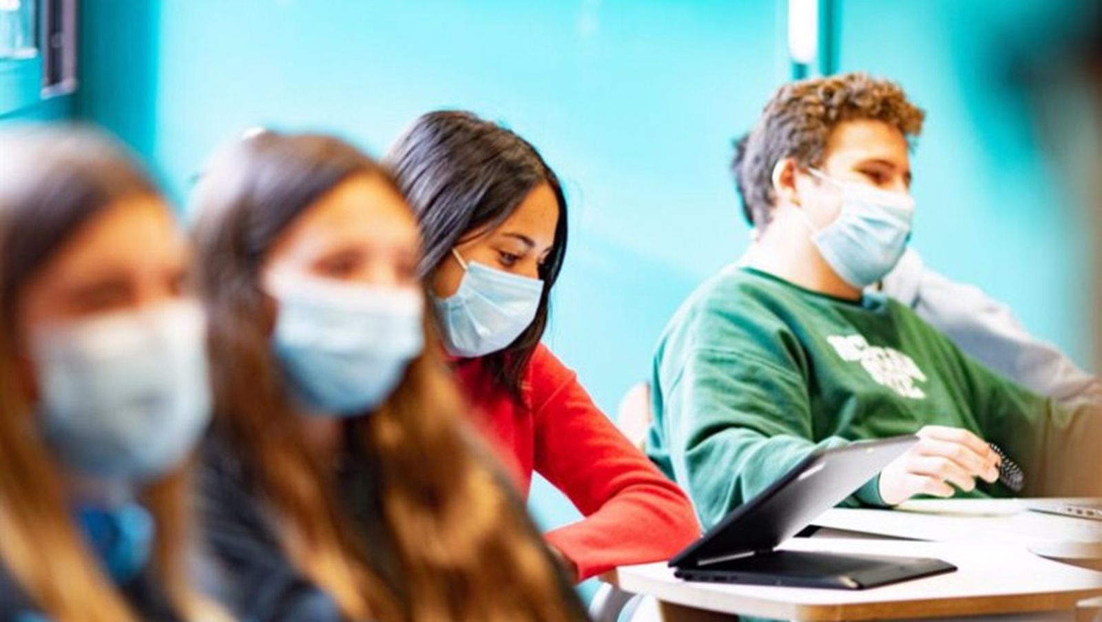 La Fundación ”la Caixa” lanza un programa de becas de grado para estudiantes excelentes con escasos recursos