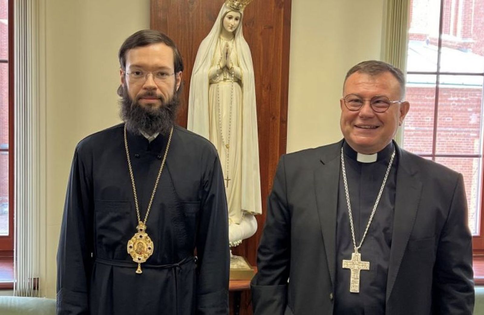 El metropolita Antonij con el arzobispo Pezzi
