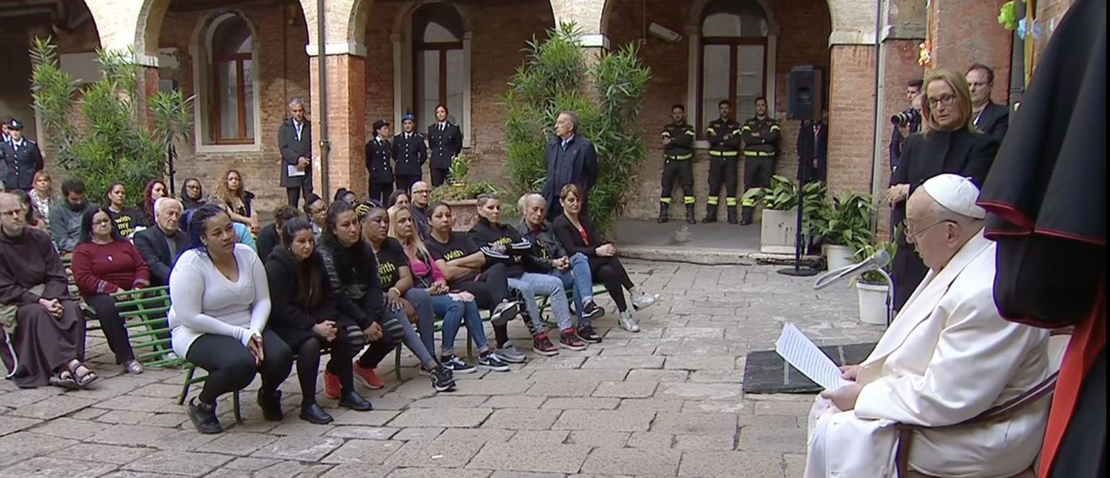 Francisco, con las reclusas