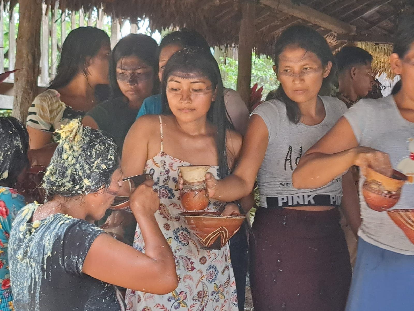 Repartiendo la chicha