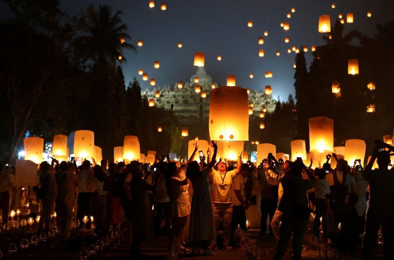 Celebraciones de Vesak del año pasado en el templo de Borobudur en Magelang, Java Central, Indonesia.