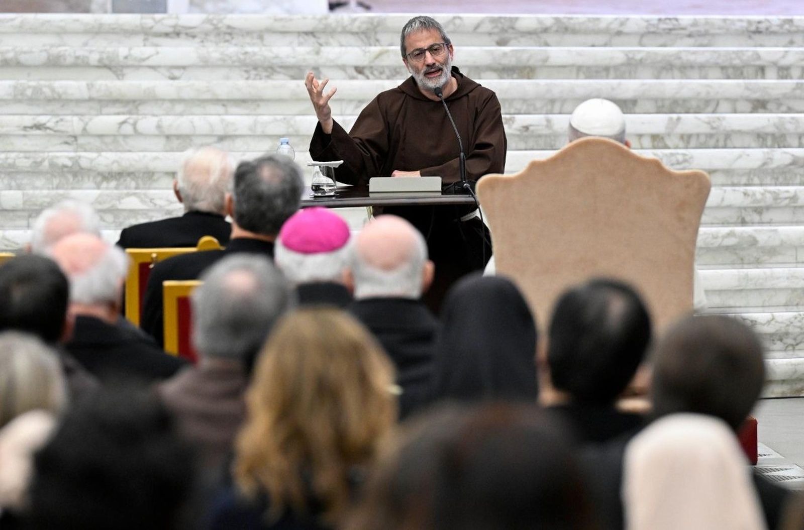 Pasolini, durante su predicación ante el Papa y la Curia Romana