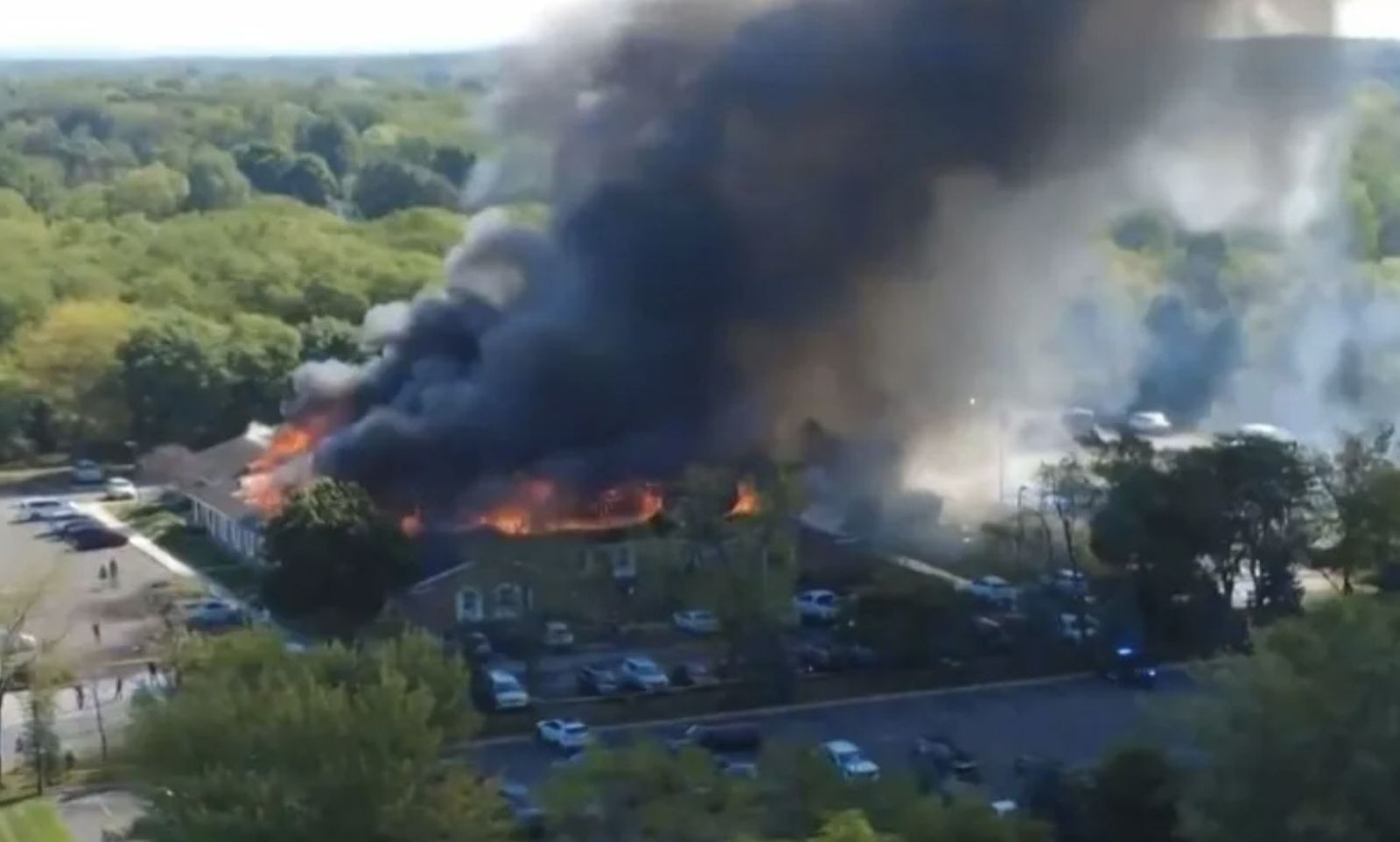 Cuatro muertos tras tiroteo e incendio en una iglesia mormona en  Michigan (USA)