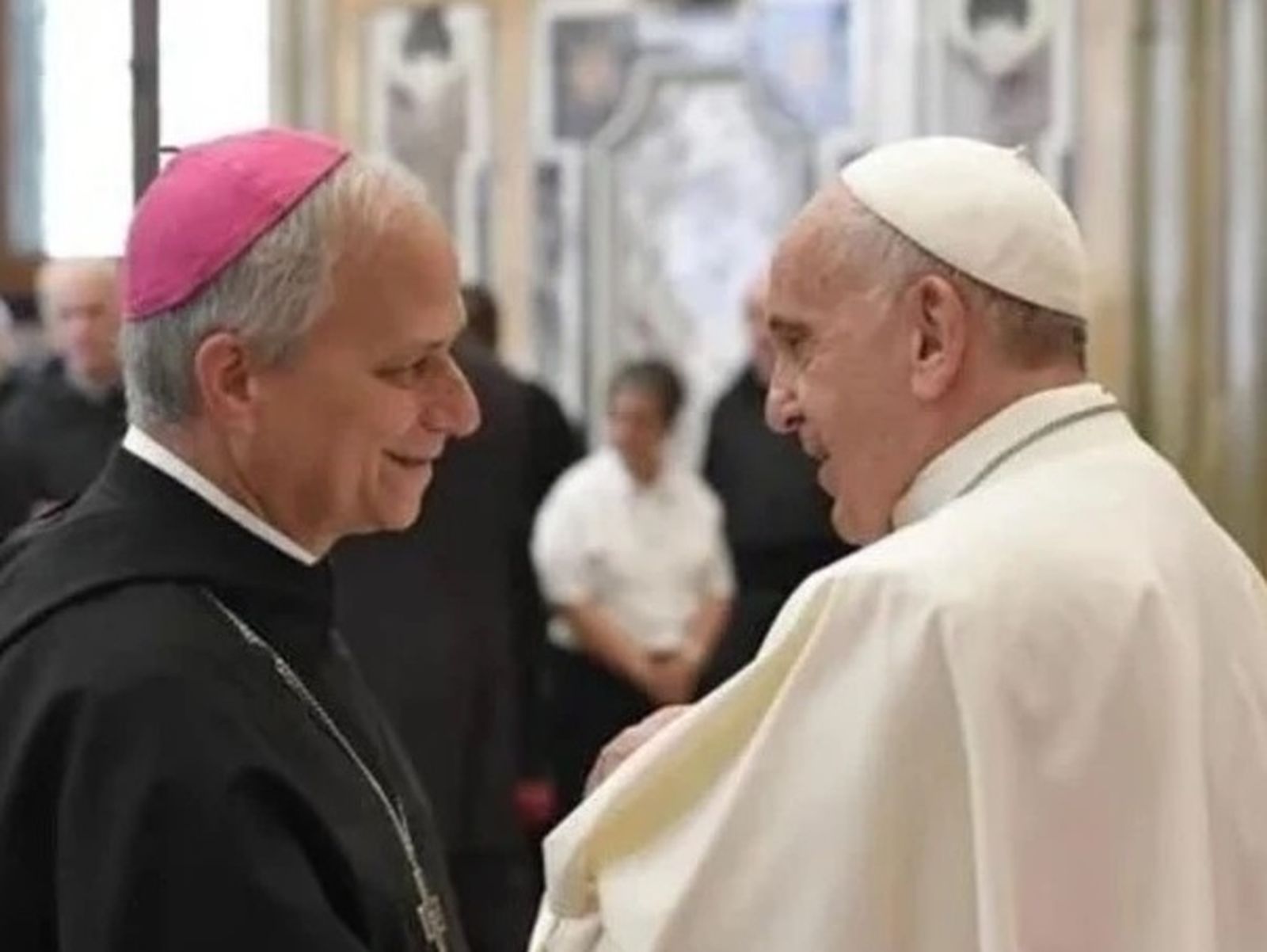 Francisco y el entonces cardenal Prevost