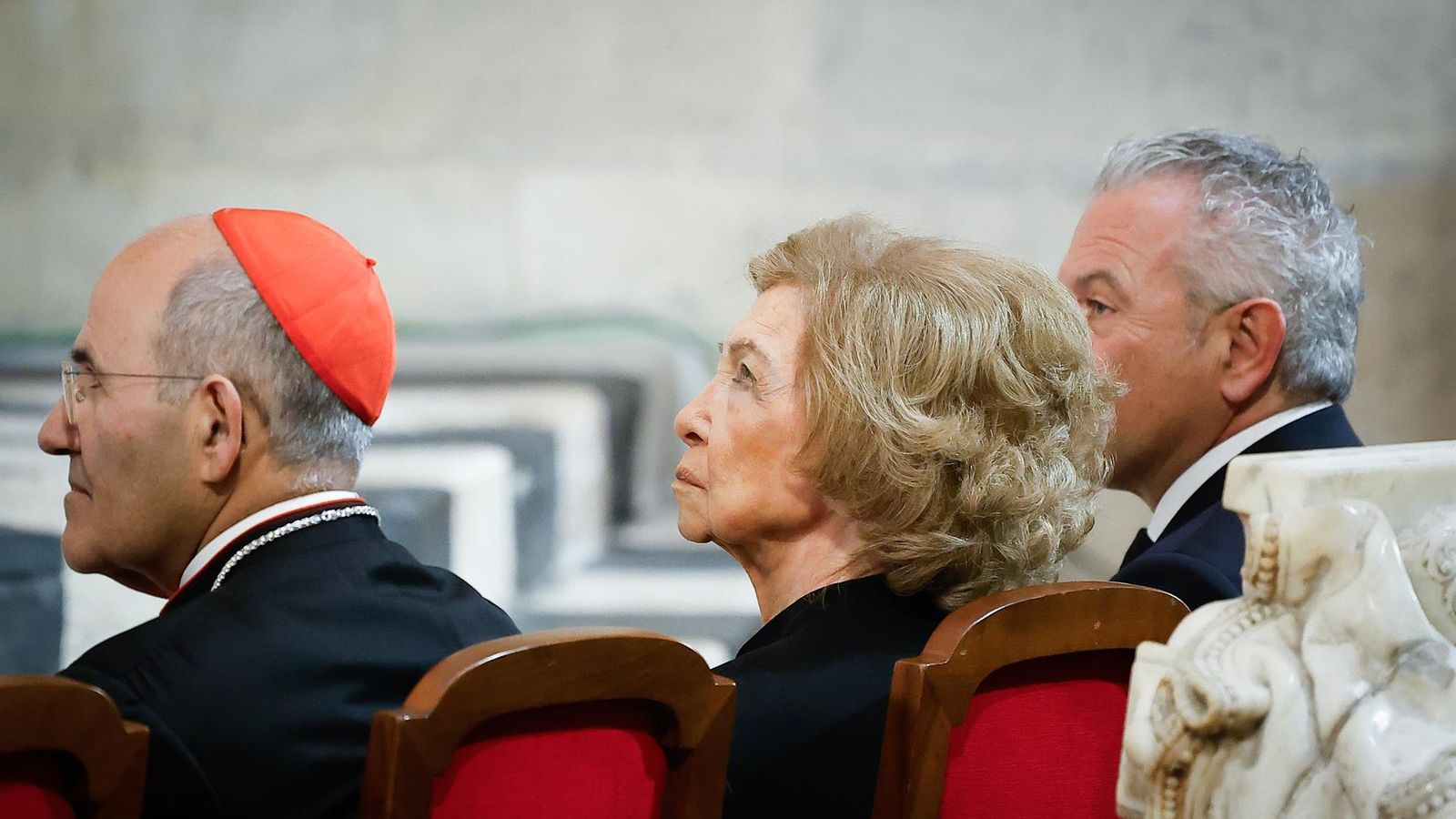 La reina emérita inaugura la exposición