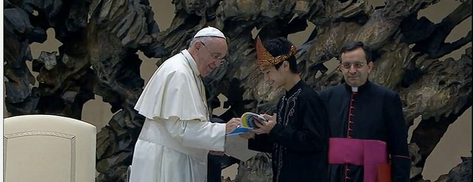 Francisco, con el joven indonesio