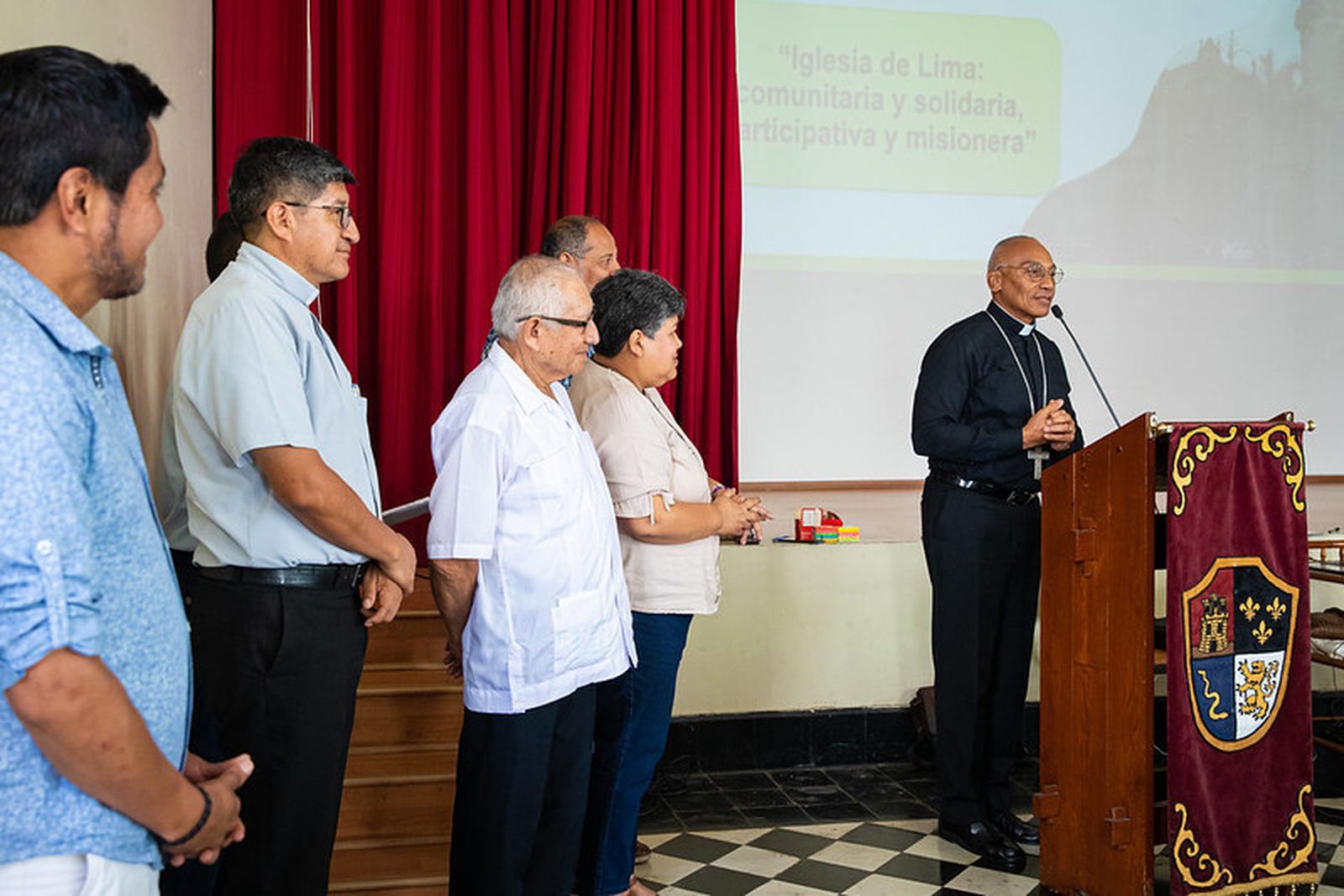 El obispo auxiliar Guillermo Elías interviene en la presentación