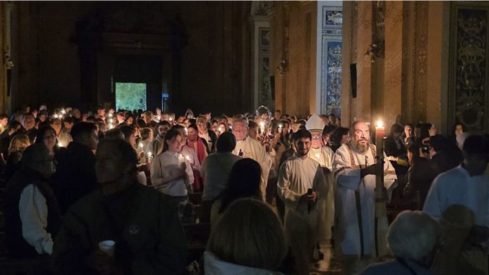 Vigilia Pascual en la Iglesia de Córdoba (Argentina)