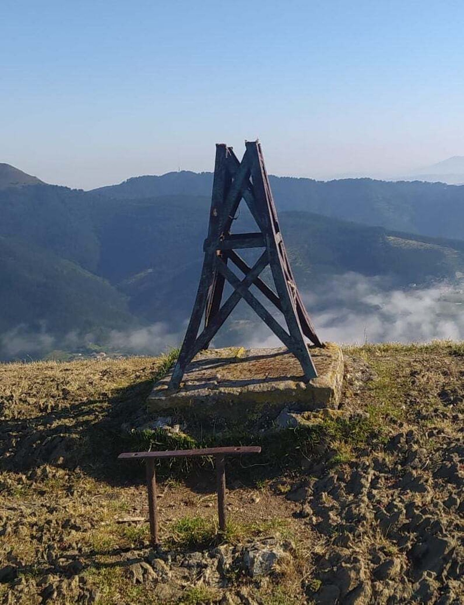 Elizalde se suma a la condena del mundo montañero por el destrozo de las cruces del Goikogane y  Alpitsu