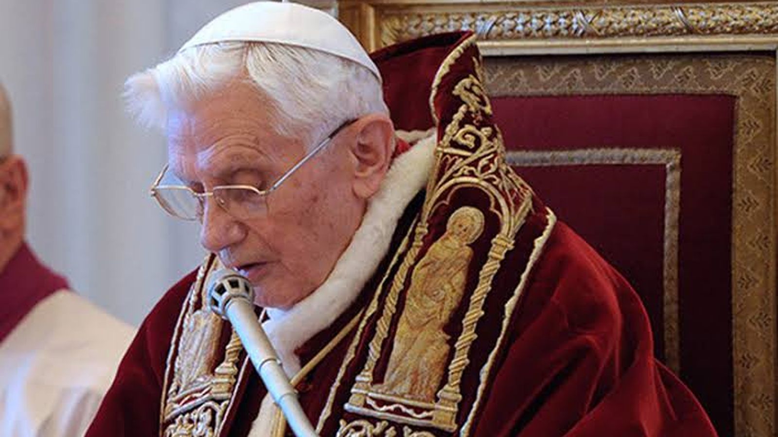 Dimisión de Ratzinger