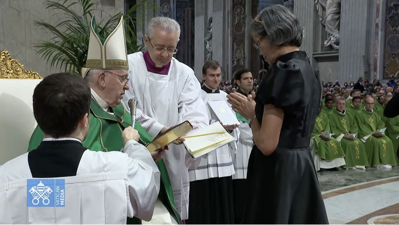 Francisco confiere el ministerio del lectorado a una mujer.