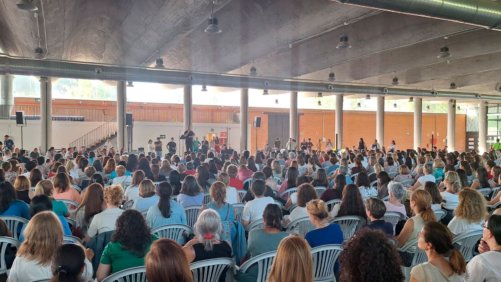 Toño Casado dirige este coro de mil participantes