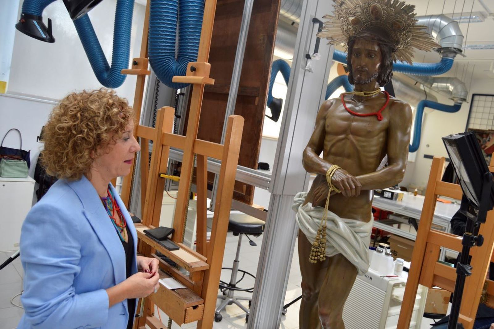 Gemma Contreras ante el 'Ecce Homo'