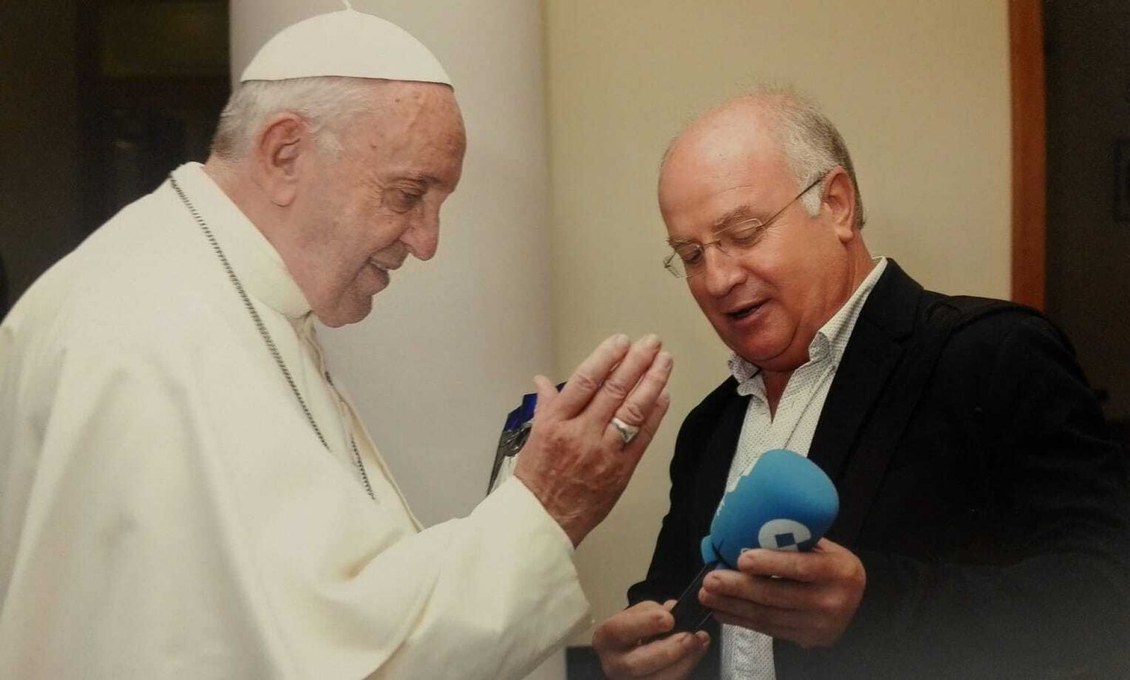 El Papa bendijo el micrófono de Faustino Catalina