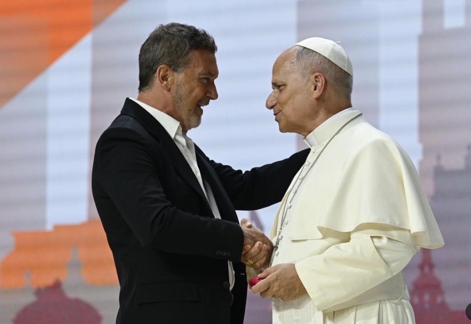 Banderas y el Papa