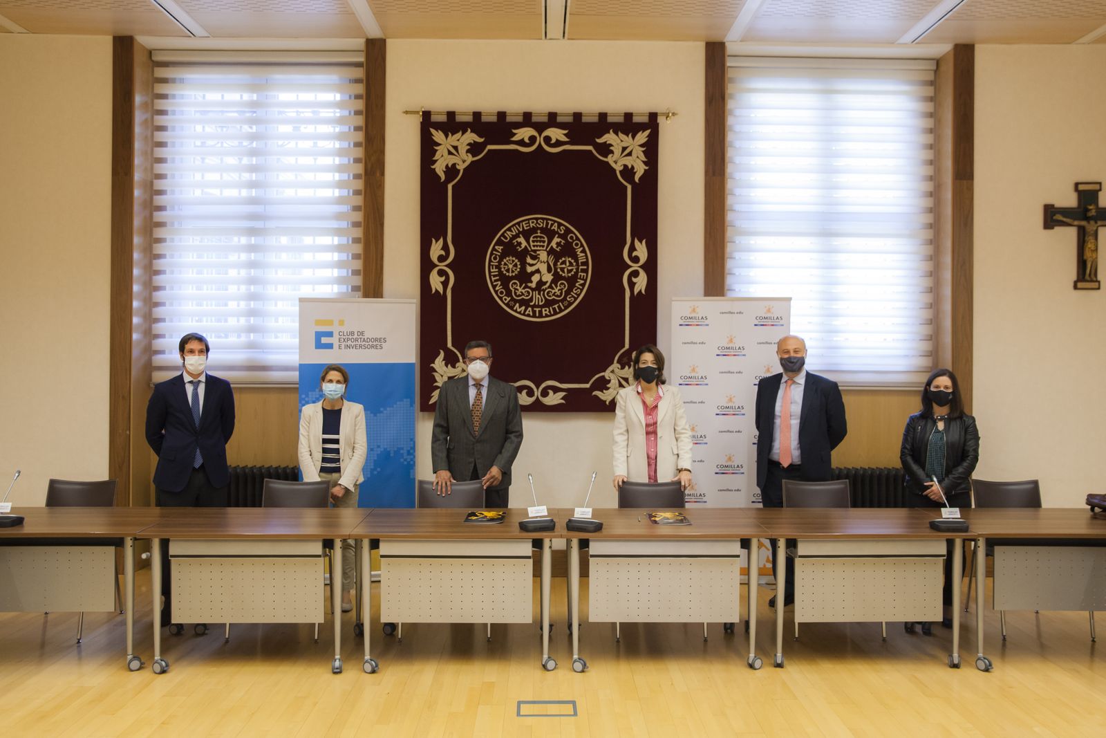 Representantes del Club de Exportadores y la Universidad Pontificia Comillas